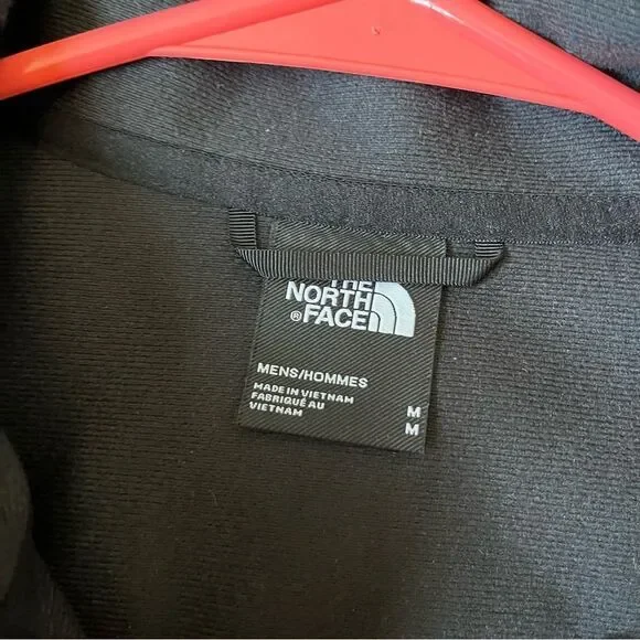 The North Face Men’s Medium Lightweight Windbreaker Jacket - Picture 5 of 10